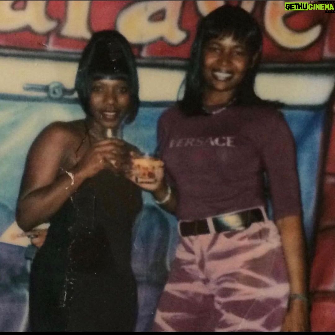 Marlo Hampton Instagram - Happy Birthday to my BFF @fashionjunkyqueen 🎂🎉🥳thank you for always being such a solid friend🎈💯, you’re always there to listen with no judgement. I love you and I can’t wait to party with you this weekend!!
