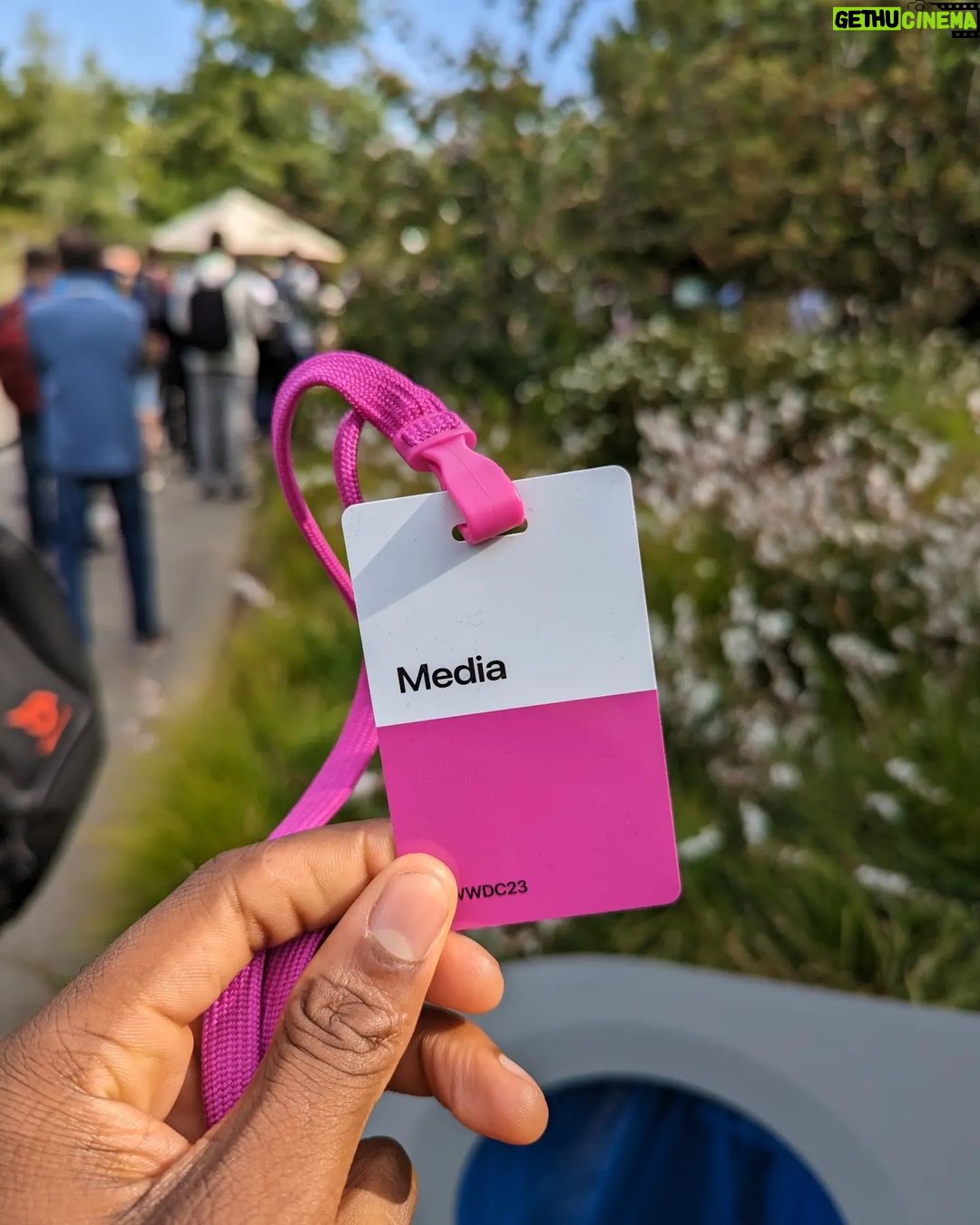 Marques Brownlee Instagram - Shot on Pixel 7 Pro Apple Infinite Loop