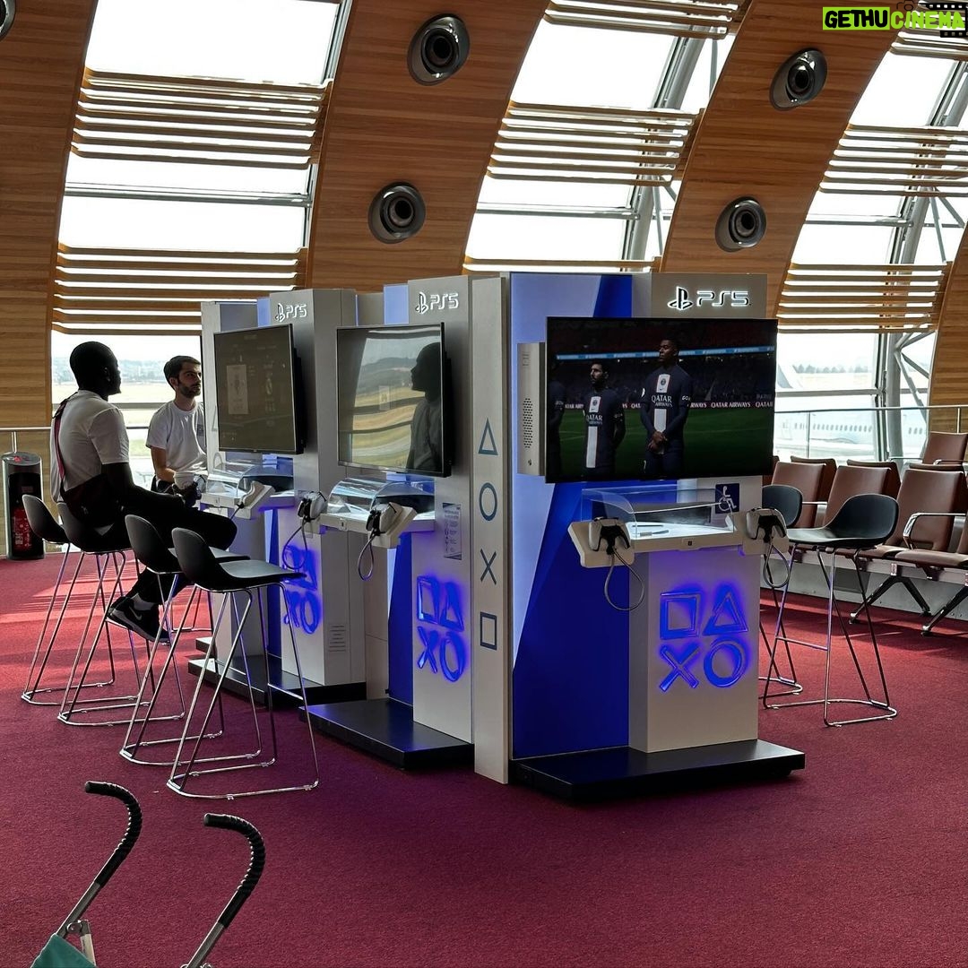 Marques Brownlee Instagram - Today I learned there’s just casual PS5 setups in the Paris airport and it’s no big deal. Best layover of my life CDG-Paris International Airport