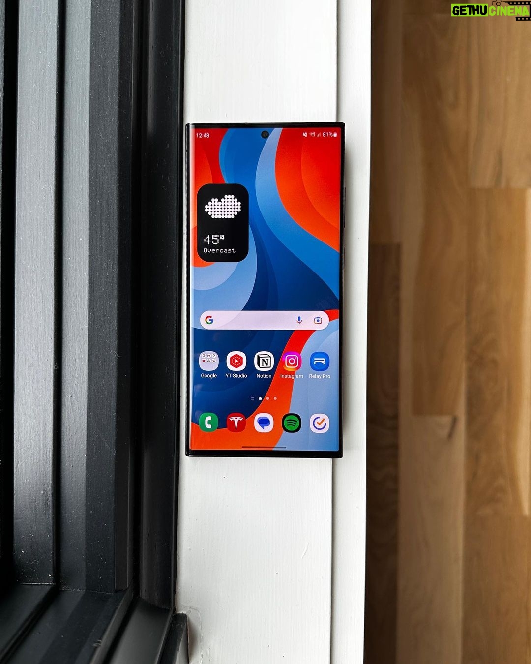 Marques Brownlee Instagram - Current homescreen. S23 Ultra. Overdrop weather widget. Backdrops app wallpaper.