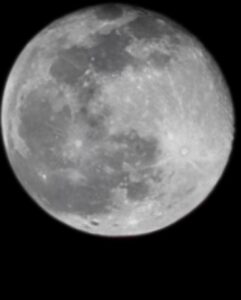 Marques Brownlee Instagram - I don’t know who needs to take a 100x photo of the moon, but clearly the Galaxy S23 Ultra is the phone for you (SWIPE for the photo)
