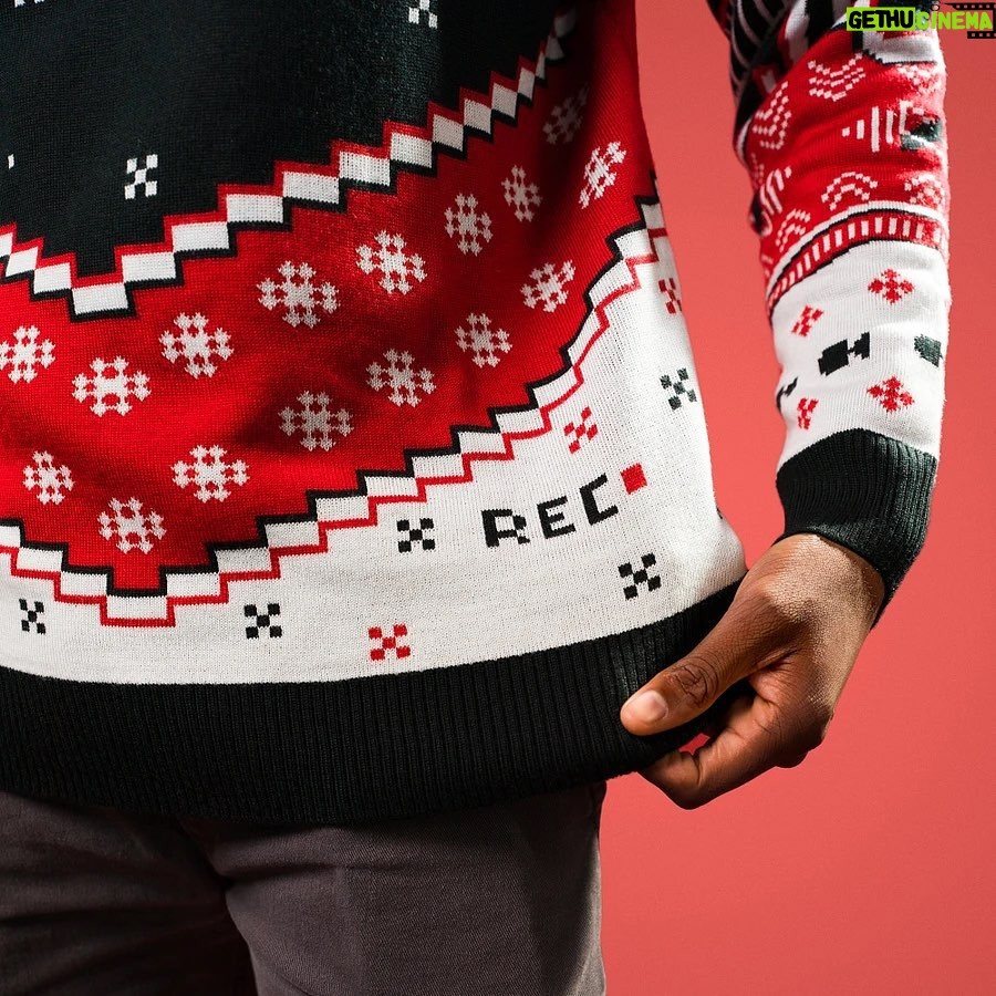 Marques Brownlee Instagram - 8-bit drip 🎄 Link in bio 🥹