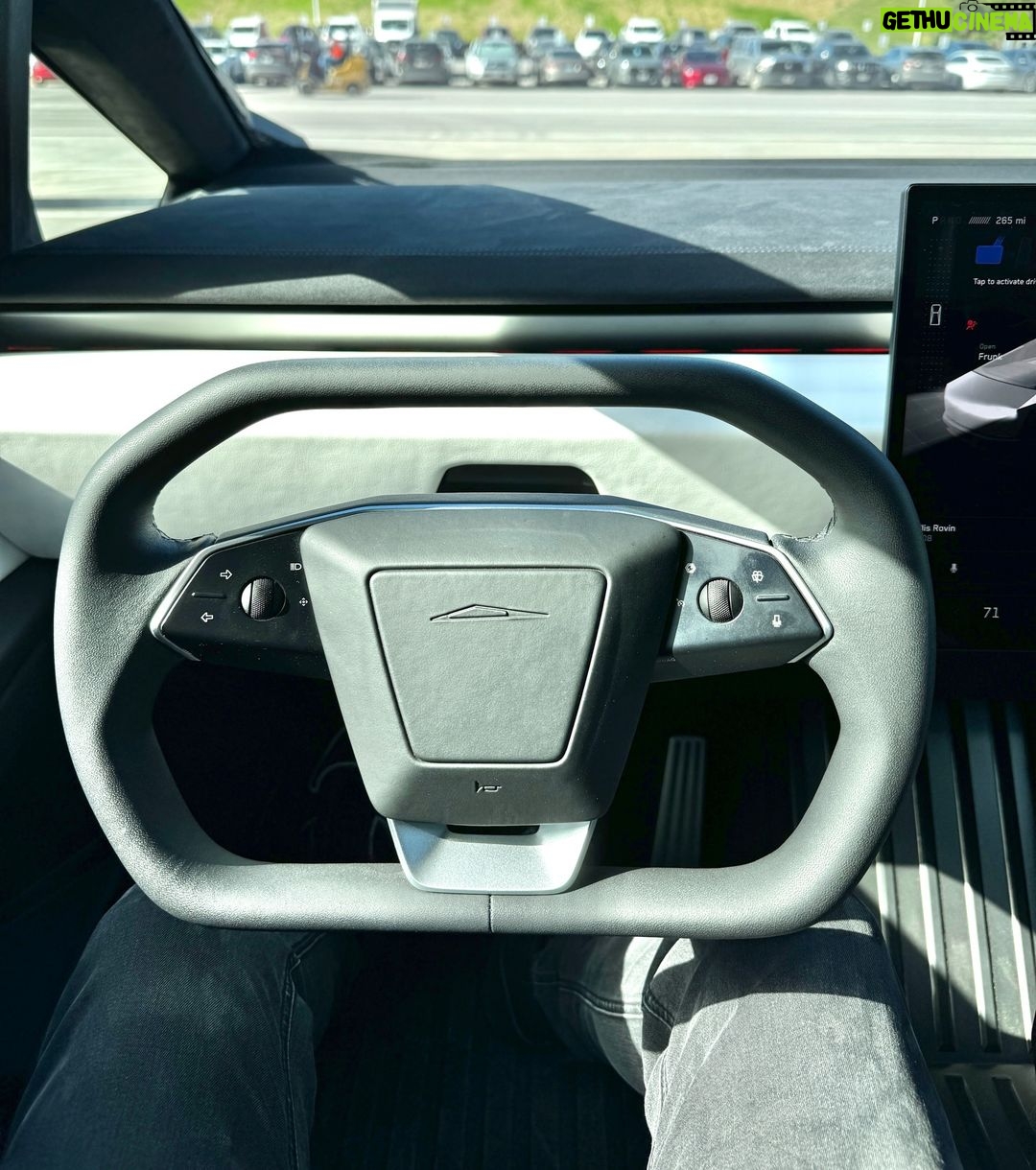Marques Brownlee Instagram - Gimme some time to edit this one 👀 Tesla Giga Texas