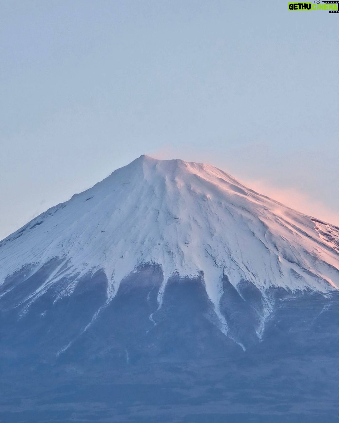 Marques Brownlee Instagram - Shot on Samsung Galaxy S24 Ultra Fuji Mountain