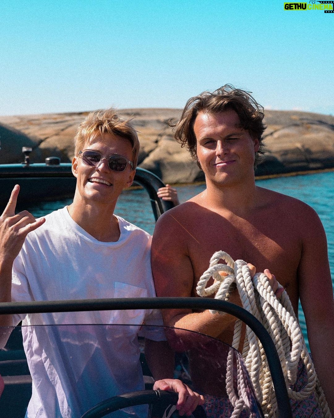Martin Ødegaard Instagram - Recharged 🔋☀️