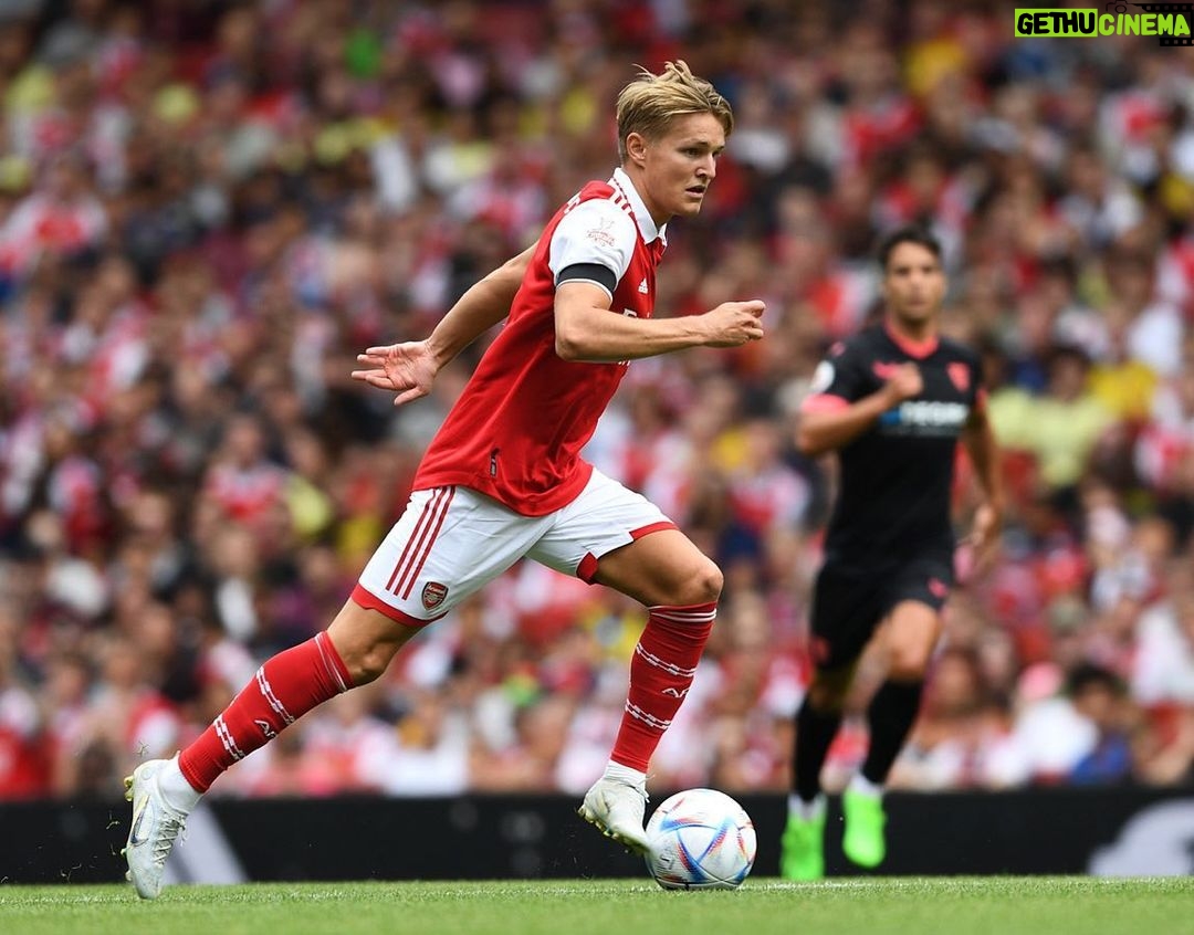 Martin Ødegaard Instagram - Perfect way to end the pre-season👏🏼 Let’s get ready for next week now! Very proud to captain this amazing team. Thank you for the support 🔴⚪️