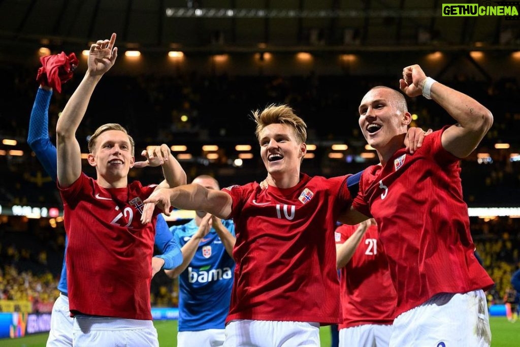 Martin Ødegaard Instagram - Alt for Norge 🇳🇴❤ Friends Arena