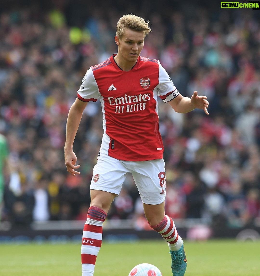 Martin Ødegaard Instagram - We’re The Arsenal ❤️ Emirates Stadium