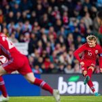 Martin Ødegaard Instagram - Fin samling, deilig lag🇳🇴 Takk til alle som kom på Ullevaal👏🏼