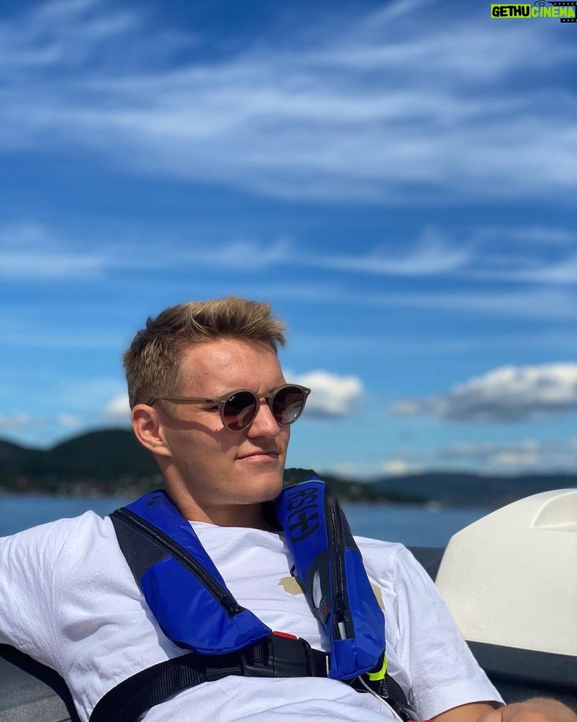 Martin Ødegaard Instagram - Holidays☀️🔋 Norway