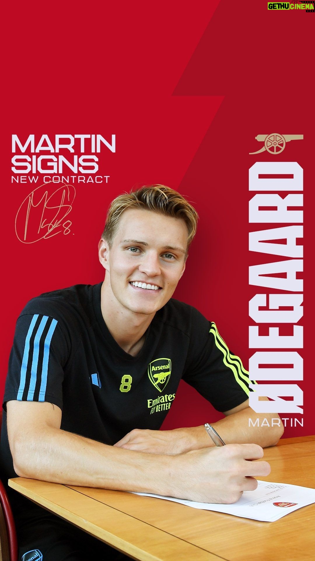 Martin Ødegaard Instagram - A place where Martin beløngs ❤️ Emirates Stadium