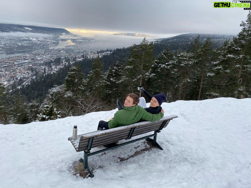 Martin Ødegaard Instagram - Gløgg og kos med brodern Drammen, Norway