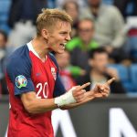 Martin Ødegaard Instagram - Stort å skåre for Norge, men blytungt å ikke ta 3 poeng i går.. Takk til alle som kom på Ullevaal. Tenke neste!