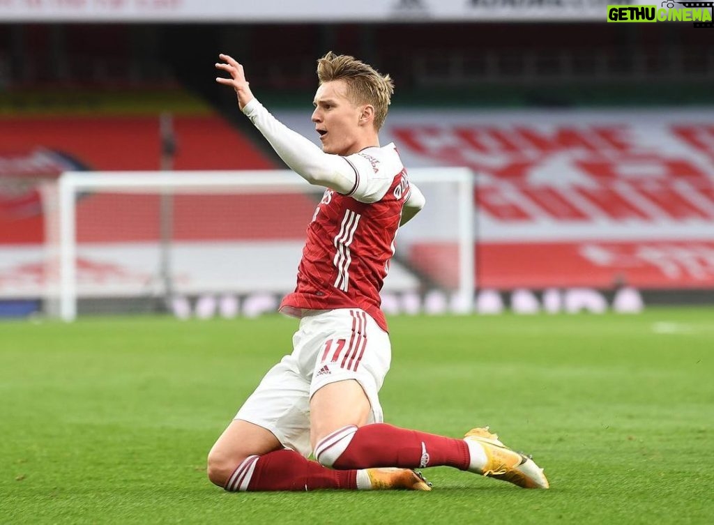 Martin Ødegaard Instagram - North London is red!!!🔴🔴🔴🔴🔴🔴 Emirates Stadium