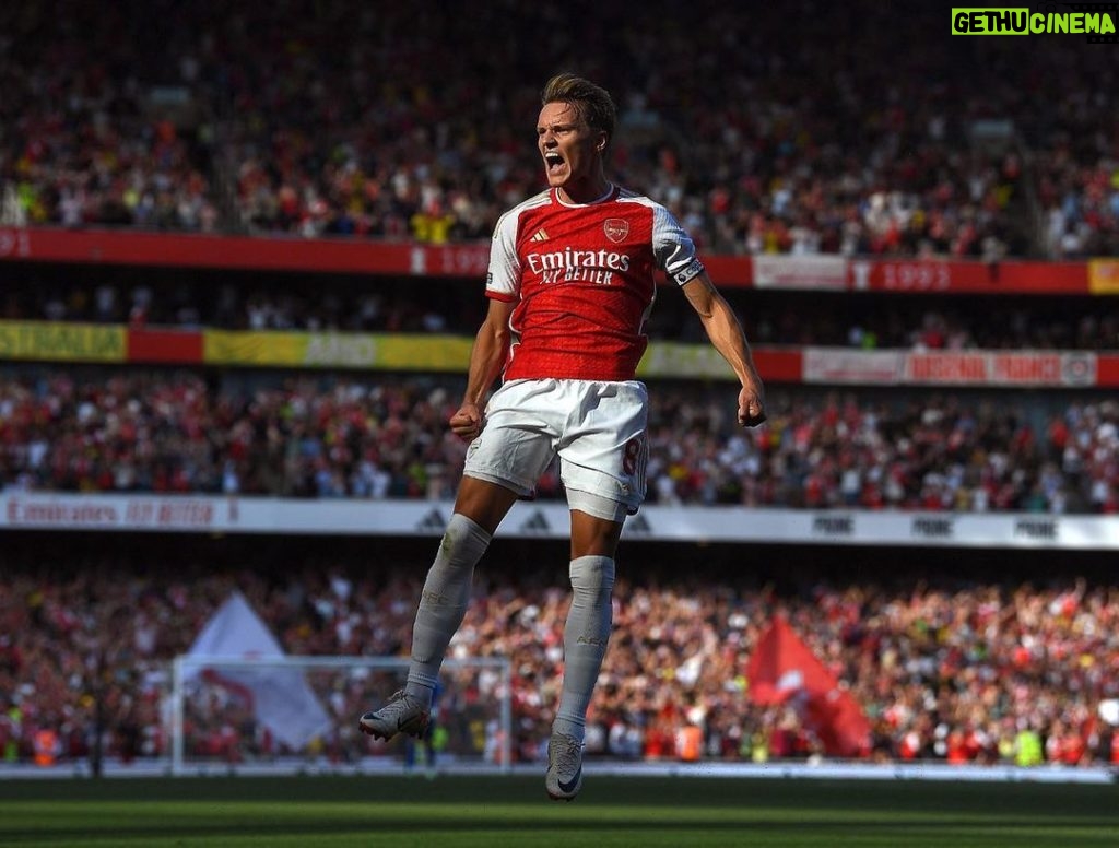 Martin Ødegaard Instagram - We’re the Arsenal!! Enjoy gunners 😉 Emirates Stadium
