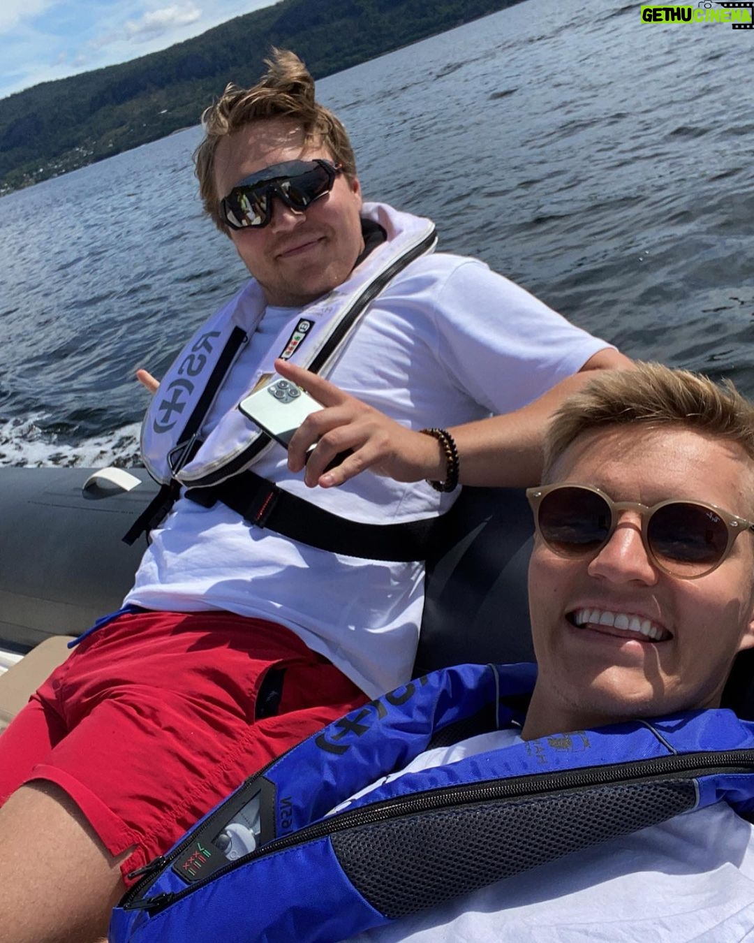 Martin Ødegaard Instagram - Holidays☀️🔋 Norway