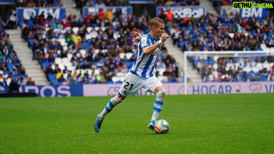Martin Ødegaard Instagram - Nada mejor que ganar en casa!!💙⚪️💙⚪️