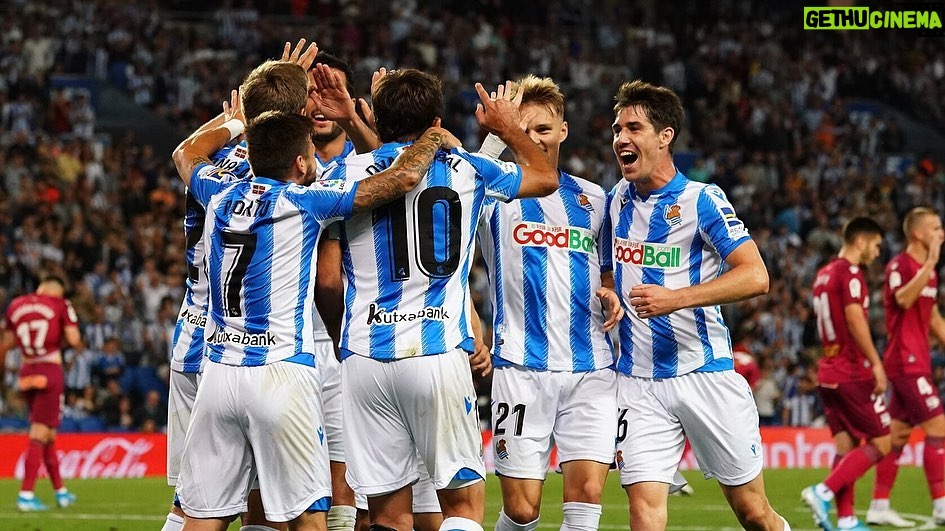Martin Ødegaard Instagram - +3 🙏🏼 Equipo🔝🔝 A seguir!