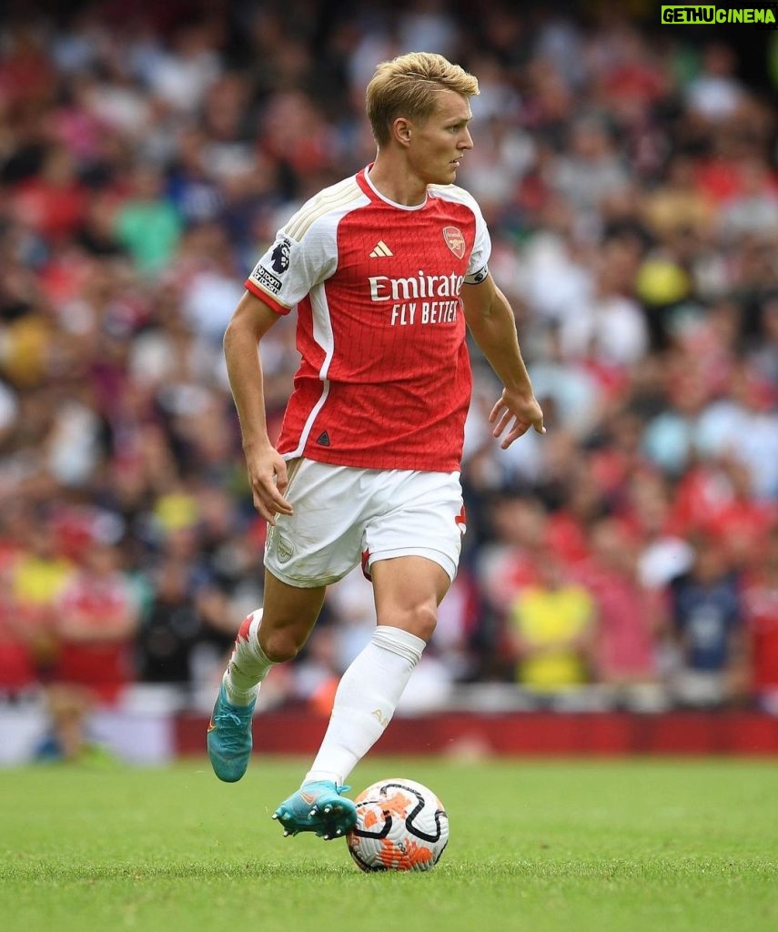Martin Ødegaard Instagram - Back with 3 points🙌🏼❤🤍 Emirates Stadium