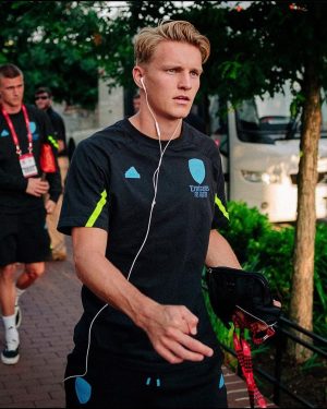 Martin Ødegaard Instagram - Good start to the tour in the capital! Thank you Washington🙌🏼❤️