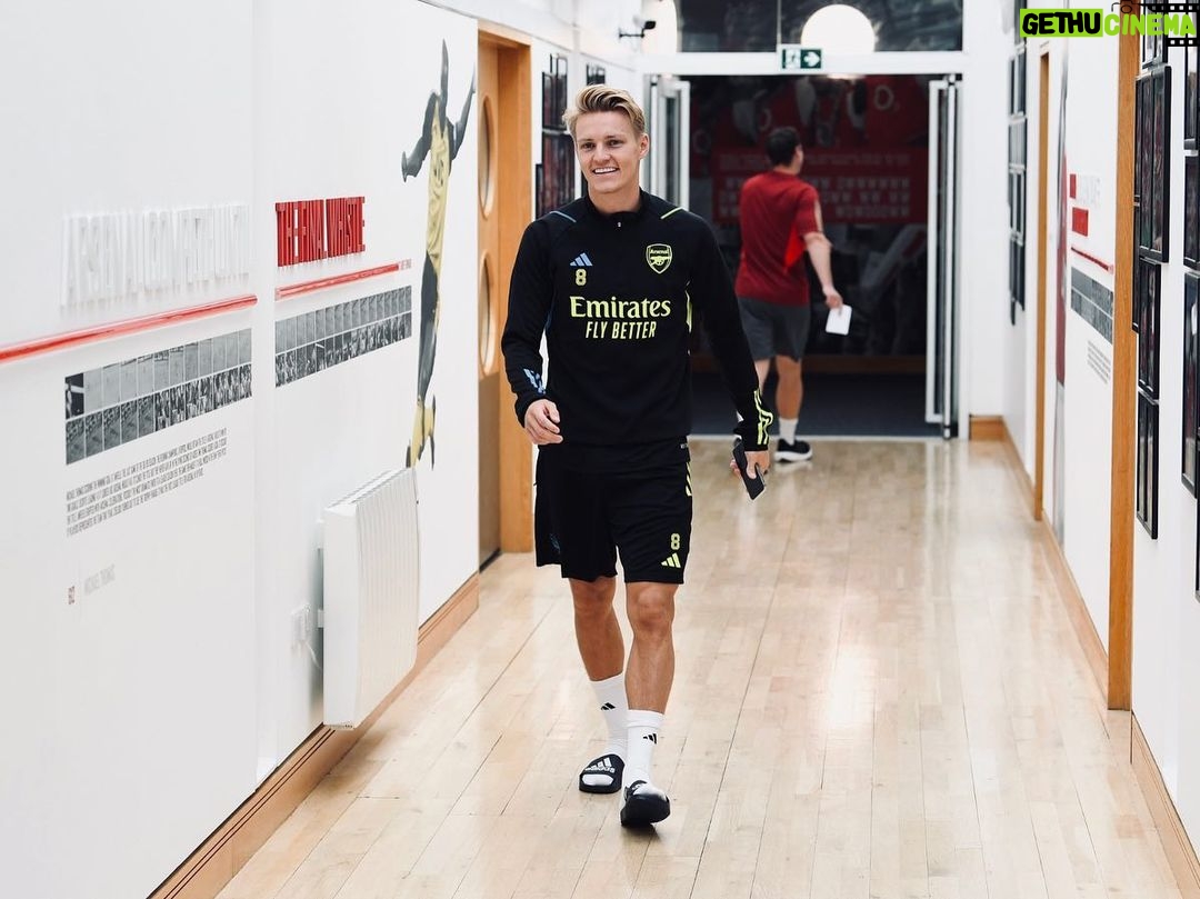 Martin Ødegaard Instagram - Hungrier than ever👊🏼
