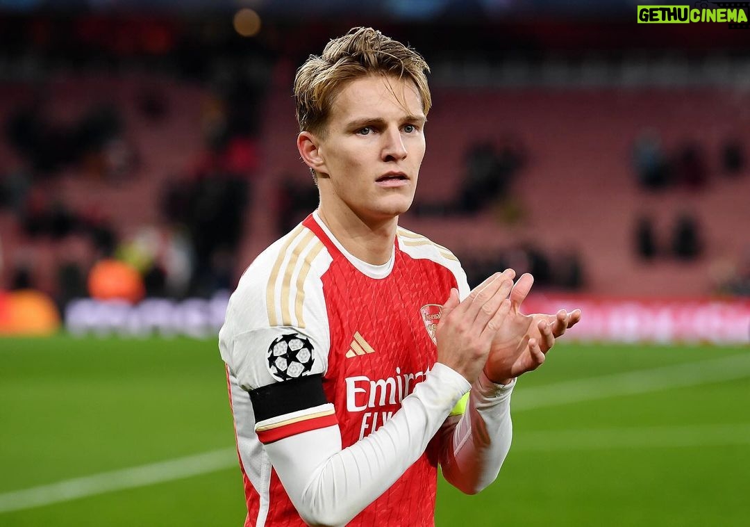 Martin Ødegaard Instagram - CL nights at the Emirates💫❤️ Well done the boys!