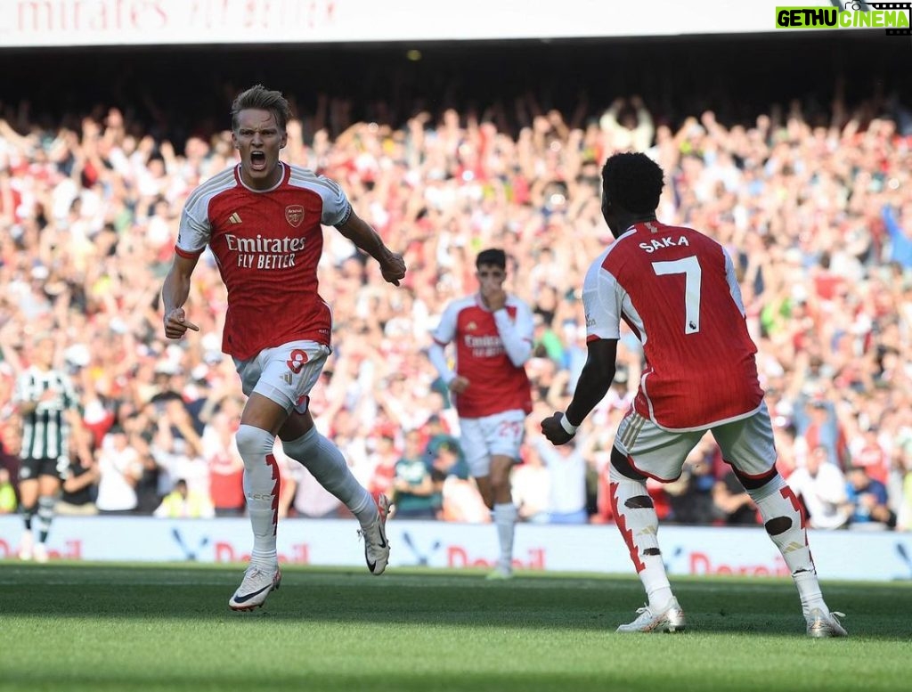 Martin Ødegaard Instagram - We’re the Arsenal!! Enjoy gunners 😉 Emirates Stadium
