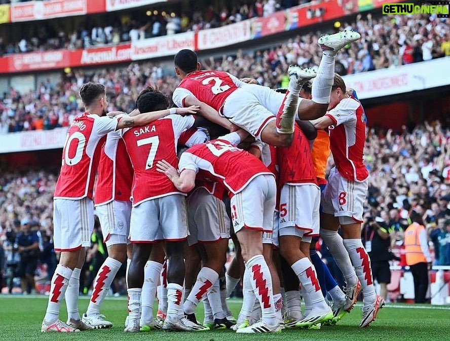 Martin Ødegaard Instagram - We’re the Arsenal!! Enjoy gunners 😉 Emirates Stadium