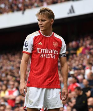 Martin Ødegaard Instagram - Back with 3 points🙌🏼❤️🤍