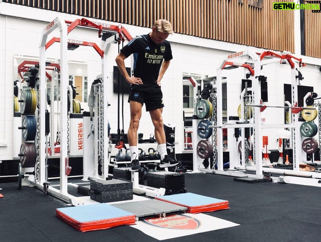 Martin Ødegaard Instagram - Hungrier than ever👊🏼