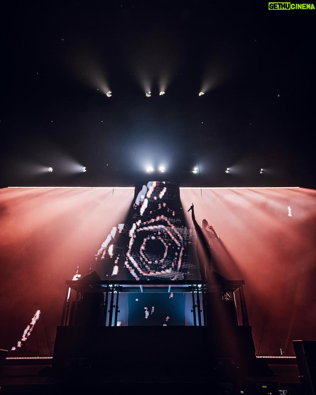 Martin Garrix Instagram - buenas noches parceros! couldn’t wish for a better show to kick off this tour! Thank you guys for everything ❤️🇨🇴 Bogotá, Colombia