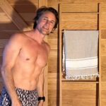 Martin Henderson Instagram - Was sent this lovely linen towel from my friend dear friend who has the coolest store @ecoist.world and I promised her I’d promote it. It’s just to the right of me