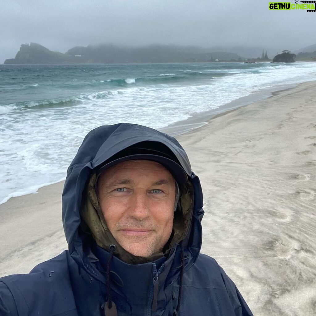 Martin Henderson Instagram - Another glorious day here in New Zealand!! Gotta have the rain if you want the green grass though huh! Just wishing everyone a lovely day rain or shine or snow or whatever nature’s giving you - and a reminder that this is my ONLY account. If anyone ever reaches out to you on any form of social media claiming to be me or anyone representing me then it is a fake attempting to scam you. I wish I could do more to stop these people but unfortunately all I can do is warn you to please be aware and be careful ♥