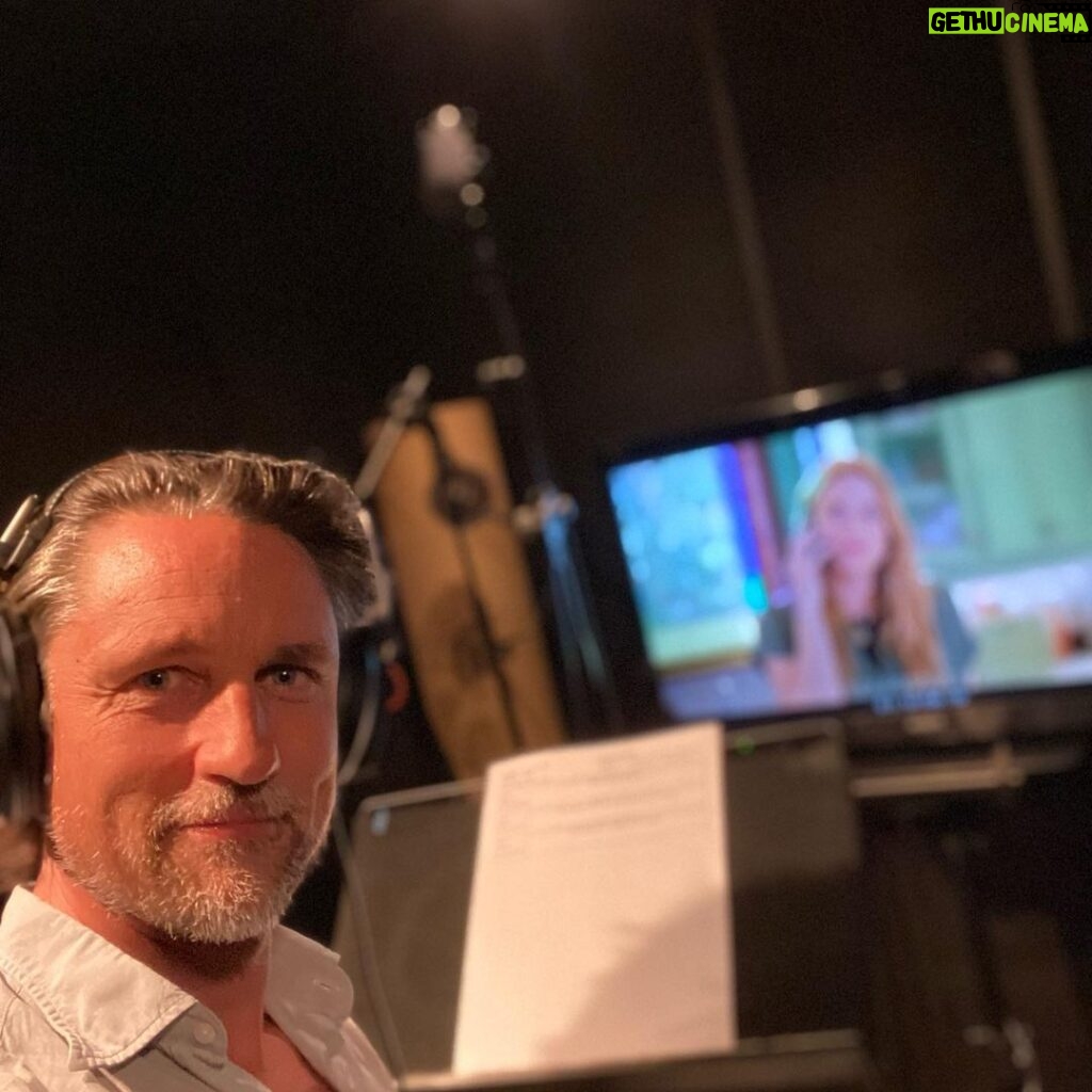 Martin Henderson Instagram - Back at work…getting season 4 good and ready for consumption. Auckland, New Zealand