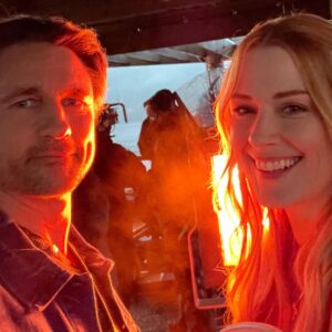 Martin Henderson Instagram - Happy Thanksgiving everyone!!Pretending it’s always warm in Virgin River. 1 week of shooting season 4 left…hope you all enjoy it when it drops. #setlife
