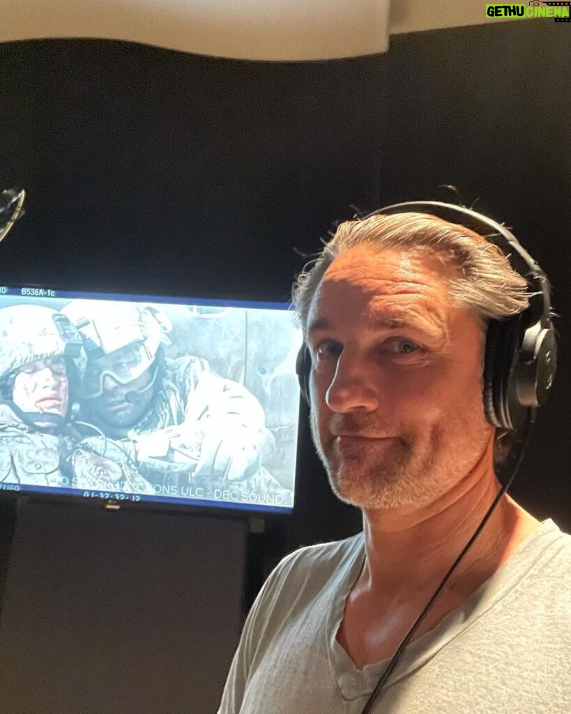 Martin Henderson Instagram - Doing a little post production work on #virginriver season 4. Making sure it’s all smooth and satisfying for the best fans EVER! Y’all have a lovely weekend wherever you find yourselves. ♥ 🎥 Vancouver, British Columbia