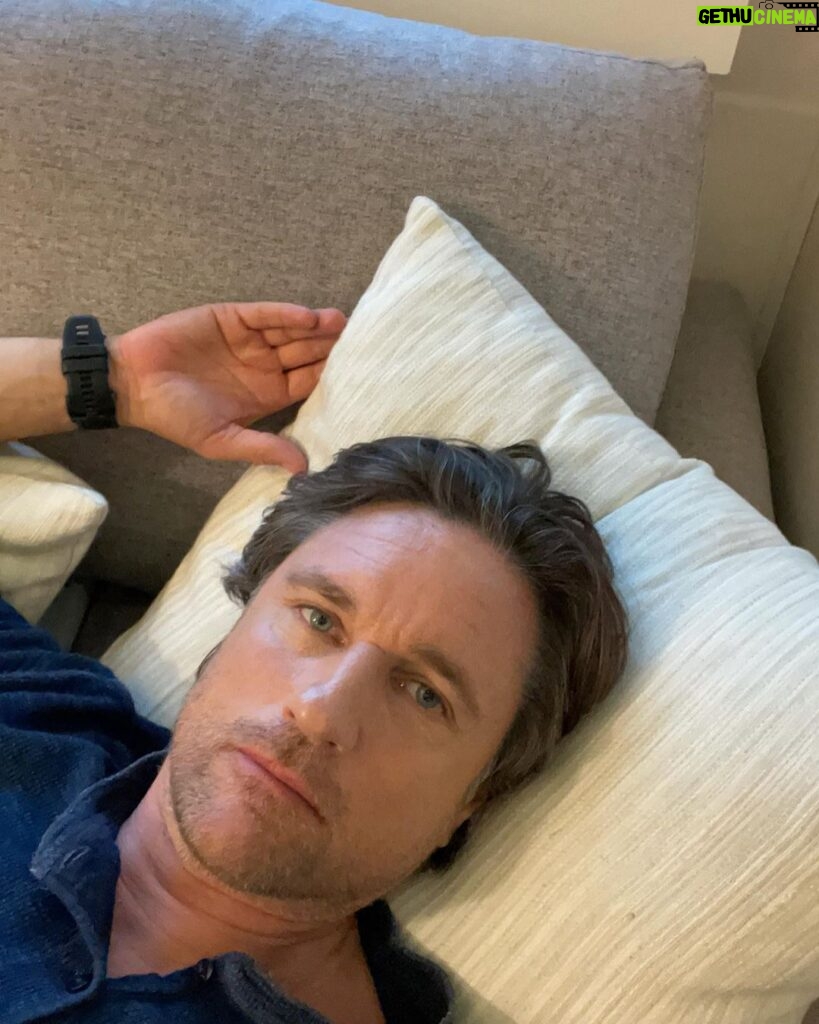Martin Henderson Instagram - Just hanging in my trailer waiting to pretend to be someone else. There’s a saying in my industry that goes, “hurry up and wait” - rather accurate. Sending everyone love and light from #virginriver ❤️ North Vancouver, British Columbia