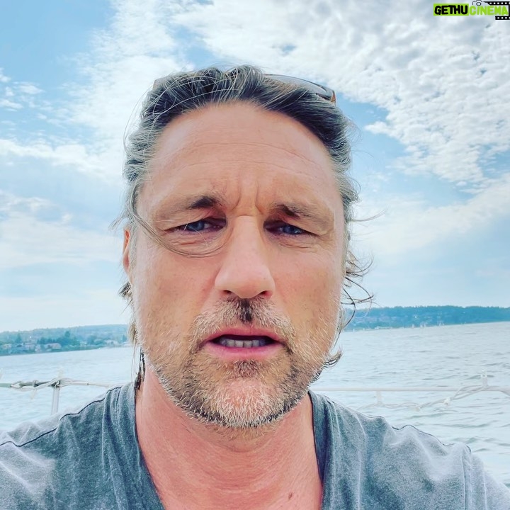 Martin Henderson Instagram - Slight delay for the second instalment of the cooking show…..got a bit caught up on the water but we’ll be back at 5pm Pacific Time. 👍👍 Los Angeles, California