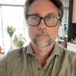 Martin Henderson Instagram - Happy Thanksgiving to everyone celebrating this wonderful holiday!! I hope your hearts are filled with gratitude for all the blessings big or small that grace your lives. Missing all my American buddies on this favorite holiday of mine. Have some turkey for me. Sending love to everyone including my US cast mates of Virgin River - can’t wait to be back on set with everyone soon! Have a wonderful weekend 🍂 🦃 🍁 🙏🏻