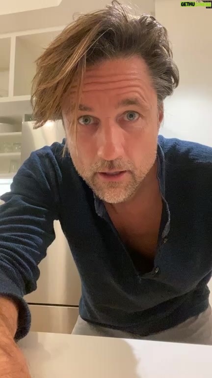 Martin Henderson Instagram - How baking ruined my life...finger was over the mic so you might’ve missed the fact that I was kidding around about being a baking addict and ruined my life. Don’t worry I didn’t really loose my job 😂