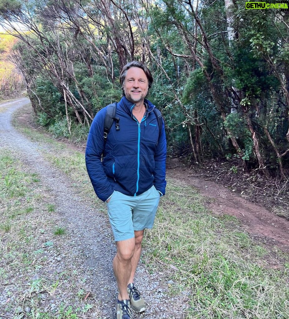 Martin Henderson Instagram - Soakin’ in the green of NZ bush. And blessed by the presence of a Kererū (New Zealand Wood Pigeon). I love to be immersed in the simple yet overflowing abundance of nature. It heals. It inspires. Thank you for all the kind messages of late. Love you guys x