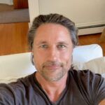 Martin Henderson Instagram – Hi my name is Billinda but my friends call me B.  Like Martin I’m a proud kiwi (New Zealander). In Dec. I decided I needed to do something regularly to look after my wellbeing so I set up a wellbeing platform where I post inspirational quotes and set wellbeing challenges.  On the 25th March the whole of New Zealand went into lockdown due to Covid-19 and it was during this time I decided to start interviewing inspiring people to talk about what they were doing to look after their wellbeing in the hope to inspire and encourage others.  I was lucky enough to chat with Martin.  On the 7th of August there was an article in the New Zealand Herald which caught my eye and sparked an idea, with a new direction in interviewing inspiring people.  The article was encouraging people to get behind a new website loneliness.org.nz with the aim ‘Let’s End Loneliness’ because conquering loneliness in New Zealand will improve the wellbeing of our population.  I started researching and found loneliness is a serious worldwide public health problem. And now more than ever people are unable to come together in the physical sense because of the pandemic.  It got me thinking…what can I do during this time of isolation for many to help make them smile, to give them a positive, lifelong memory?  And that is when I approached Martin who loved the idea of bringing people together all over the world to chat.

On Saturday 29th August, 7.30 pm pacific daylight time I will be live streaming on YouTube a Zoom interview with Martin and we would love for you to join us as an audience member with some of you getting the opportunity to speak to Martin yourselves and ask him a question.  Spaces are limited. Please email chattingwithb@outlook.com for more information.  We look forward to meeting you!