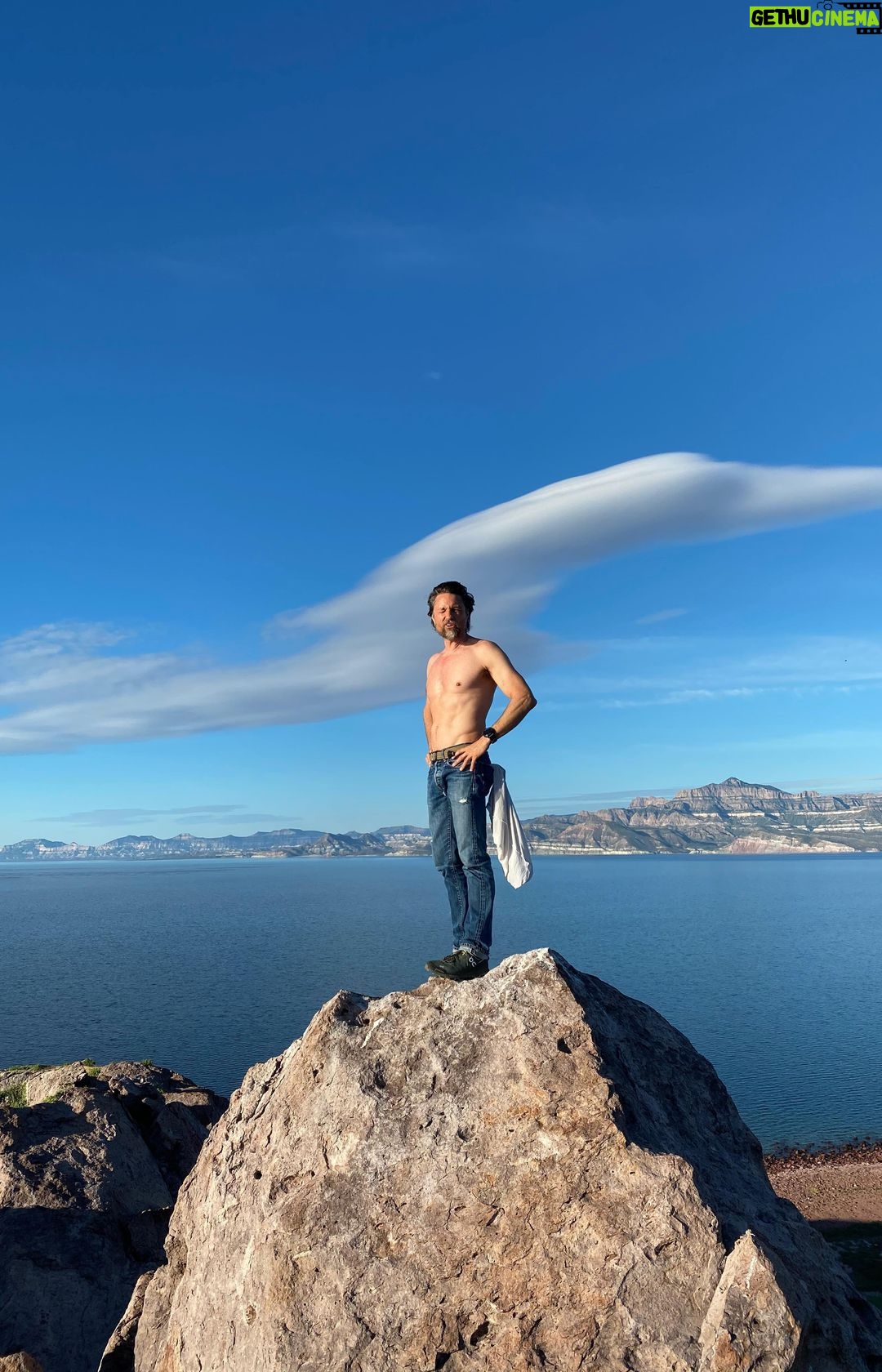 Martin Henderson Instagram - Thanks to everyone for coming along on the journey. Has been so nice to share (most of)it all with you. #keepexploring #livesimply