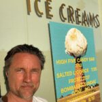 Martin Henderson Instagram – This is my only account!! Period!! I do not chat to fans on ANY other apps, or forums. If someone saying they are me (or my representatives)is communicating with you outside of this page they are not me.  Go ahead and ask them what flavor I had and let me know their answer…
And tell me your favorite flavor….. 🍦 Los Angeles, California