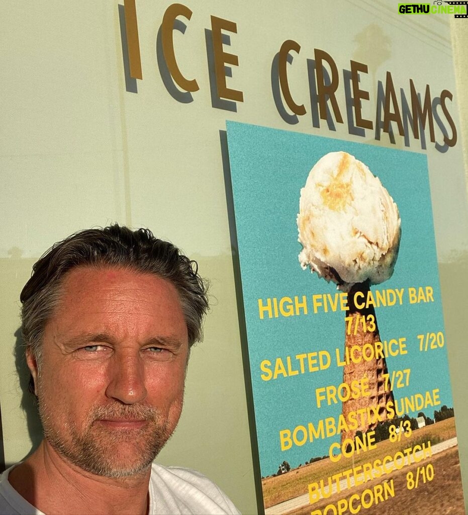 Martin Henderson Instagram - This is my only account!! Period!! I do not chat to fans on ANY other apps, or forums. If someone saying they are me (or my representatives)is communicating with you outside of this page they are not me. Go ahead and ask them what flavor I had and let me know their answer… And tell me your favorite flavor….. 🍦 Los Angeles, California