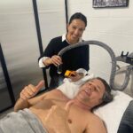 Martin Henderson Instagram – Thank you @cryohealthnz for putting humpty back together again! 🙏🏻🙏🏻😀Been nursing a persistent shoulder injury after a heated game of doubles last month and feel so much better already thanks to Jilly and her skill as a physical therapist. @jill_somerville is an old mate of mine from California and Cryo therapy is relatively new to New Zealand but Jill is leading the way with its profoundly healing effects.#cryotherapy #physiotherapy Barry’s Point Road