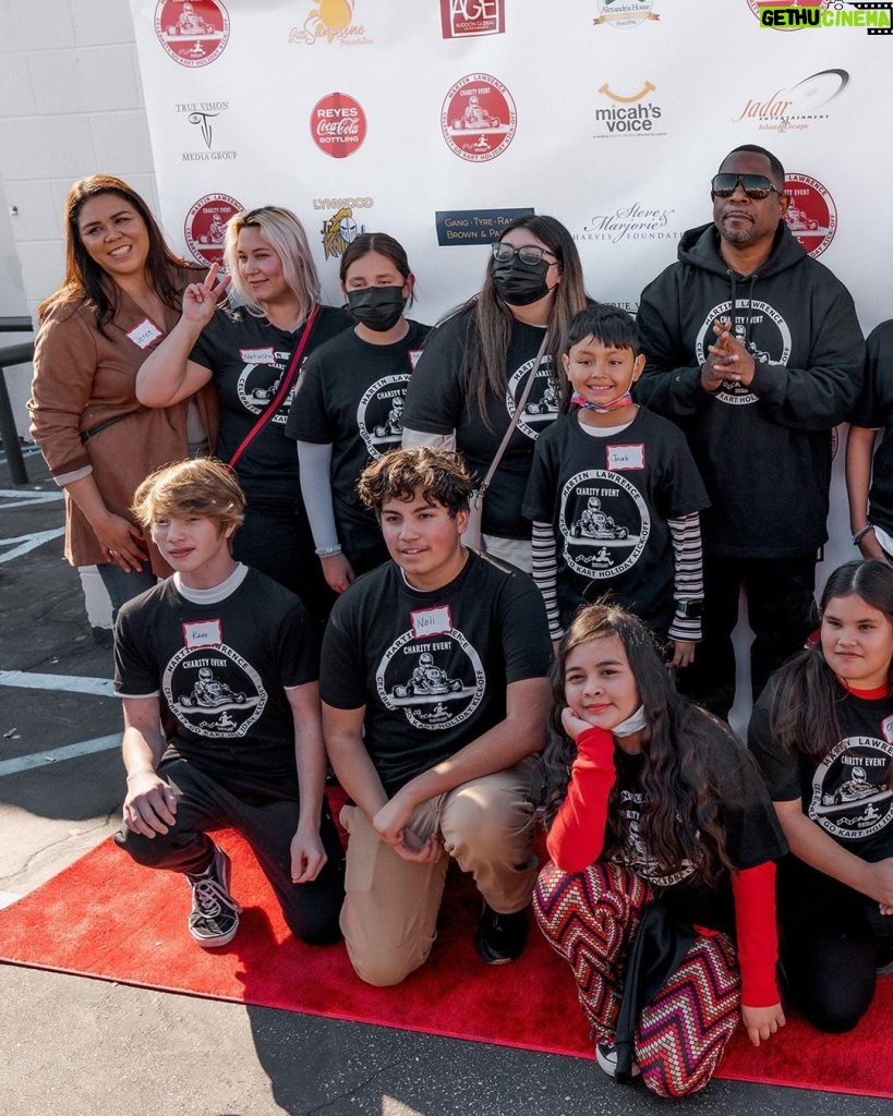 Martin Lawrence Instagram - I had such an amazing time at my first annual Celebrity Go-Kart Holiday Kickoff, a charity event benefiting families in need! From getting to race with the kids to seeing everyone come together, I couldn’t imagine a better day. Shoutout to my team over at @runteldatentertainment for putting together an amazing event, @k1speed for hosting us and all my family, friends and volunteers who stepped up to put smiles on the faces of so many children. Can’t wait to do it again next year! #blessed #holiday 📸 @imandrewjackson K1 Speed Burbank
