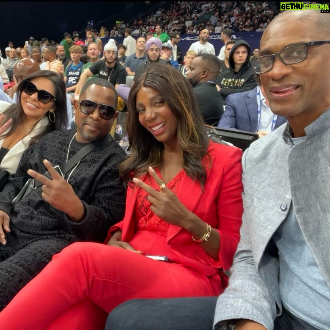 Martin Lawrence Instagram - Just wanna shout out @charlessmith5454 @my_azzouni @alyciampowell and @sarah_themaven for an experience of a lifetime visiting Abu Dhabi and Dubai. It was an honor and a blessing. Much love!