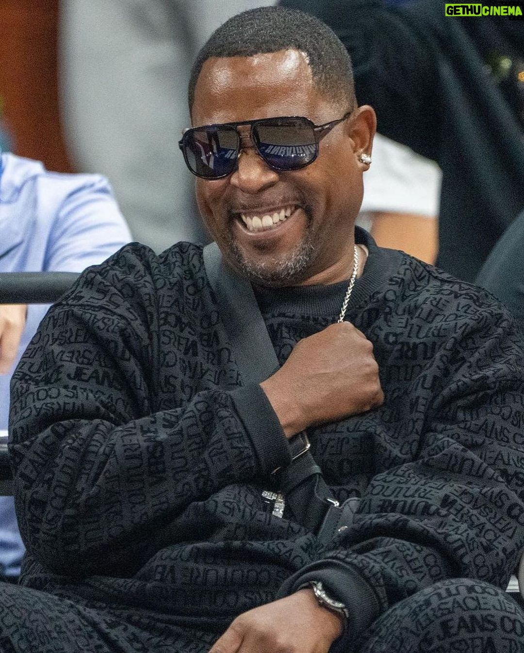 Martin Lawrence Instagram - An NBA experience like no other! My Middle East fans are incredible! Thank you #AbuDhabi @salgeziry for all the love! ๐๐พ #NBAInAbuDhabi @abudhabievents #inAbuDhabi @visitabudhabi #Yasisland @Yasisland AbuDhabi ุฃุจูุธุจูู