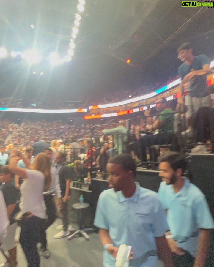 Martin Lawrence Instagram - An NBA experience like no other! My Middle East fans are incredible! Thank you #AbuDhabi @salgeziry for all the love! ๐๐พ #NBAInAbuDhabi @abudhabievents #inAbuDhabi @visitabudhabi #Yasisland @Yasisland AbuDhabi ุฃุจูุธุจูู
